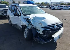 3VV1B7AX3LM104407: 44305720