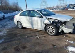 3VWDZ7AJXBM325727: 44311932