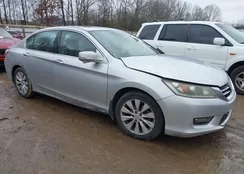 1HGCR3F86FA020405: 44313592