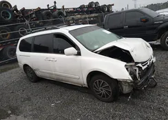 KNDMB233266018082: 44312881