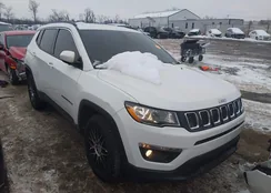 3C4NJDBB5JT176586: 44320479