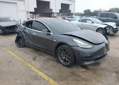 5YJ3E1EB0JF066095: 44323308