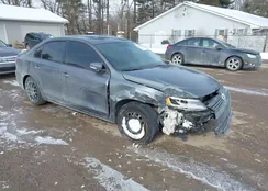 3VWD17AJ2EM284778: 44324895