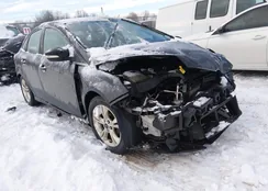 1FADP3F23EL164846: 44327873