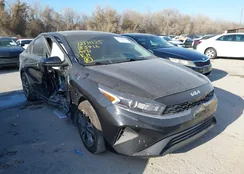 3KPF24AD4PE530292: 44359644