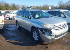 5TDBK3EH3CS103174: 44361027