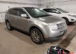 2LMDU88C28BJ01747: 44361340