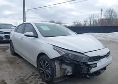 3KPF24AD7RE728545: 44366044