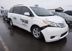 5TDKK3DC3GS711935: 44369270