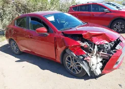 3MYDLBYV3KY521373: 44370034