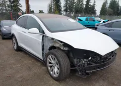 5YJXCBE20JF100033: 44372975