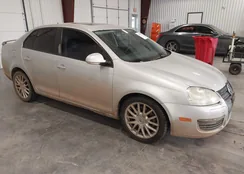 3VWRJ71K68M124373: 44382131