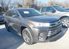 5TDKZRFH6HS213527: 44383557