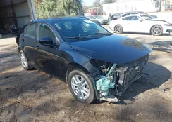 3MYDLBYVXHY177923: 44385411