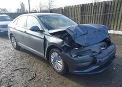 3VWC57BU8KM018394: 44394082