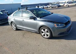 3VWLL7AJXDM420322: 44393475