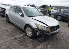 1HGCP2F32BA092314: 44402776