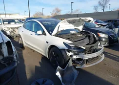 5YJ3E1EA1PF575869: 44405457