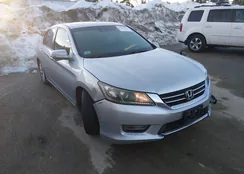 1HGCR2F80DA060552: 44411559