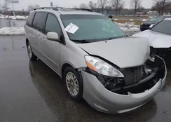 5TDBK22C48S015504: 44412801