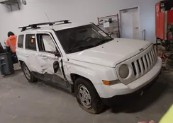 1C4NJPBA5CD554178: 44418617