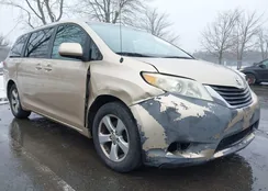 5TDKK3DC1BS014272: 44423232