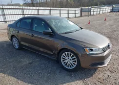 3VW1K7AJ7EM209736: 44423589