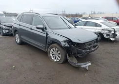 3VV2B7AX1JM094199: 44427475