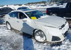 1N4BL4EW0RN301524: 44435001