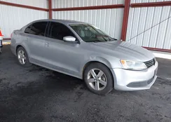 3VWLL7AJXEM392037: 44435279