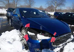 5YJSA1E20GF136470: 44440313