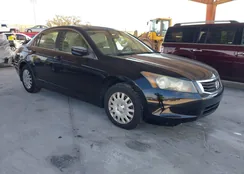 1HGCP2F37AA194772: 44444750