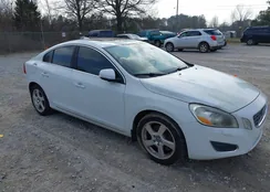 YV1622FS8C2122942: 44444456