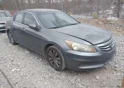 1HGCP2F83BA012837: 44458806