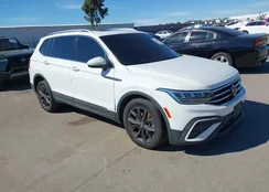 3VV3B7AX2NM061738: 44470357