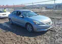 1HGCP3F84BA008382: 44477482