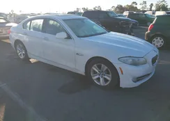 WBAXG5C58DDY30977: 43563782