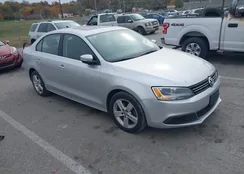 3VWLL7AJ9EM351494: 43659638