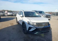 3VVLX7B2XNM023890: 43804619