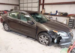 1HGCP2F49BA050053: 43867093