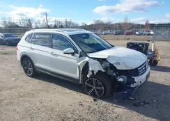 3VV2B7AX6KM071969: 43890491