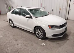 3VWDP7AJ5CM323679: 44510692