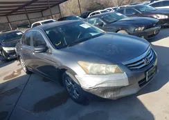 1HGCP2F6XBA011487: 44513731