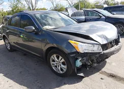 1HGCP2F40AA120313: 44584726