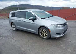 2C4RC1BG4HR781976: 44589044