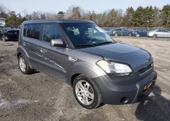 KNDJT2A29A7174052: 44613972