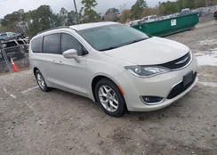 2C4RC1BG5HR635084: 44626324