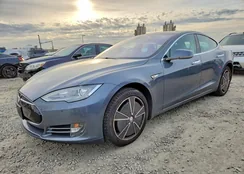 5YJSA1CPXDFP21888: 75008335