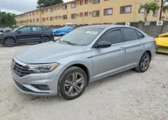 3VWCB7BUXKM215835: 72240485