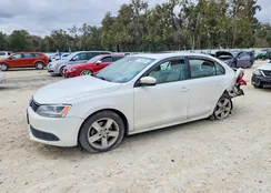 3VW3L7AJ8CM402416: 77402025